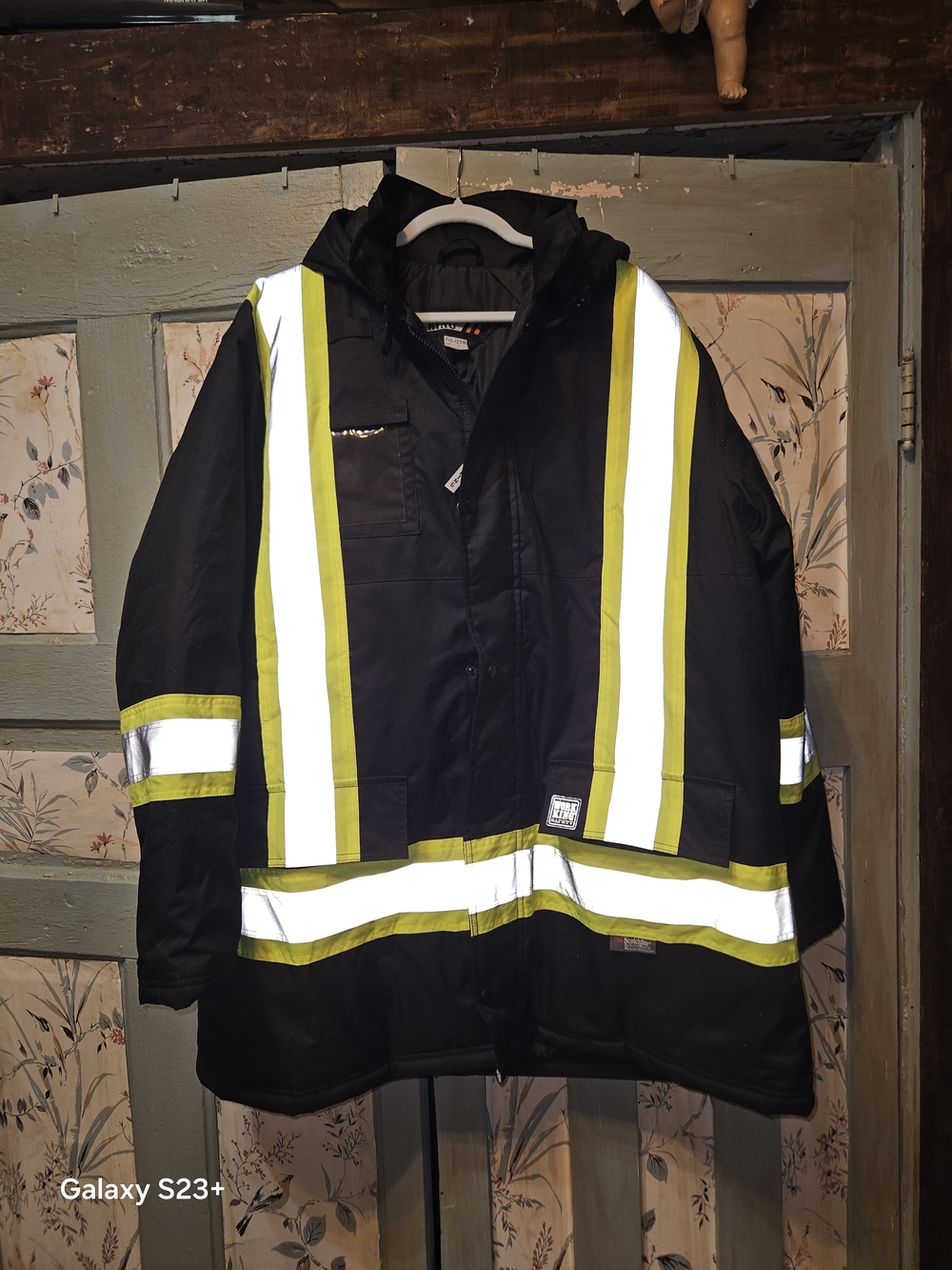 High-Visibility Black Reflective Safety Jacket 2xl